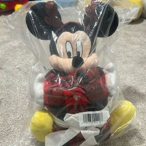 Holiday Mickey plushy with blanket